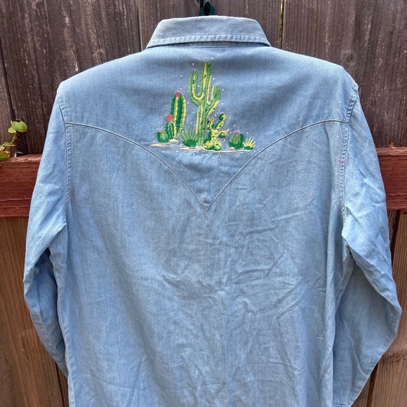 Wrangler Denim Button Down- Size M with Cactus Embroidery - Picture 2 of 7